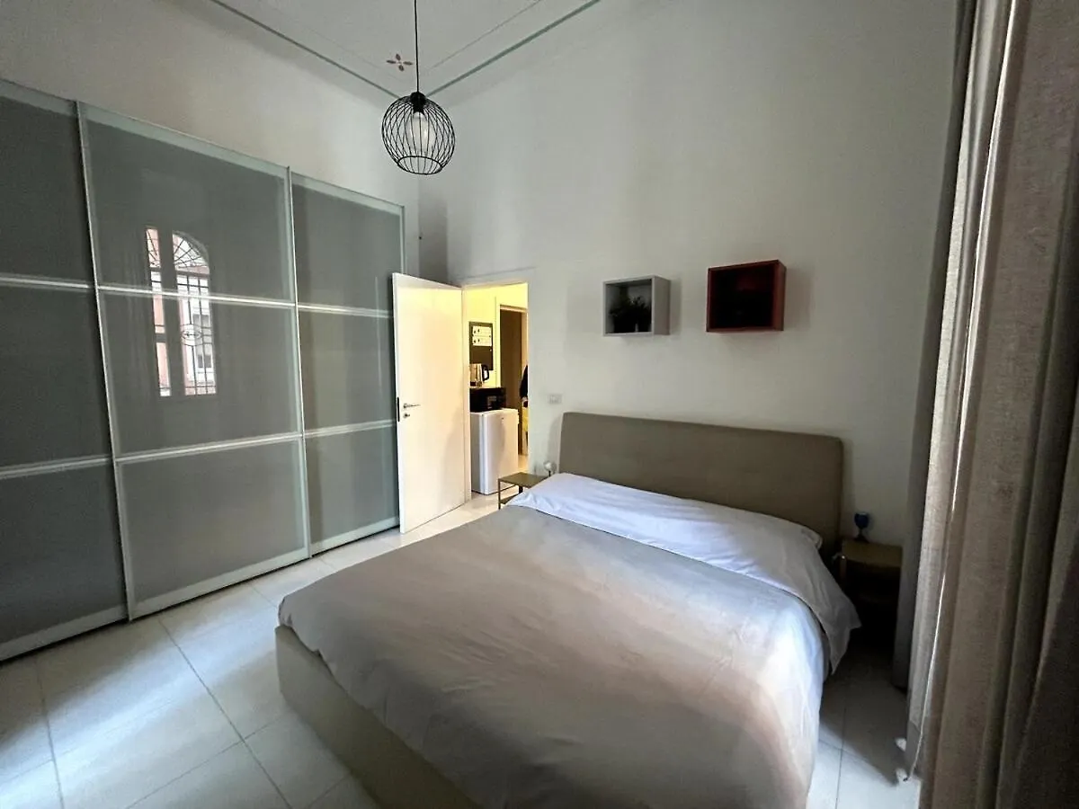 Giaco Home Bari 0*,  Italië